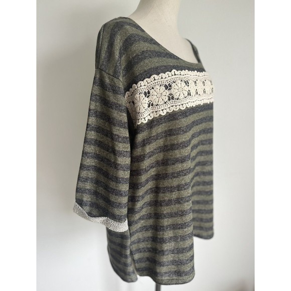 Altar'd State Floral Lace Top Green Striped 3/4 Sleeve Size Medium - Picture 4 of 10